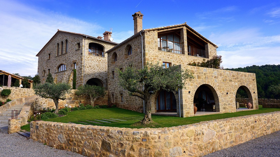 The Smartest Way to Build Wealth: A Beginner’s Guide to Real Estate