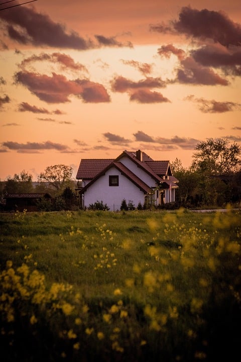 Is Using a Realtor Worth It? Weighing the Pros and Cons