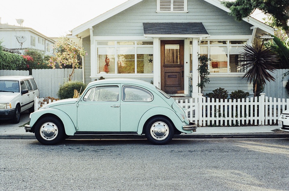 Public Records & Private Investigators: Your Options for Finding a Property Owner