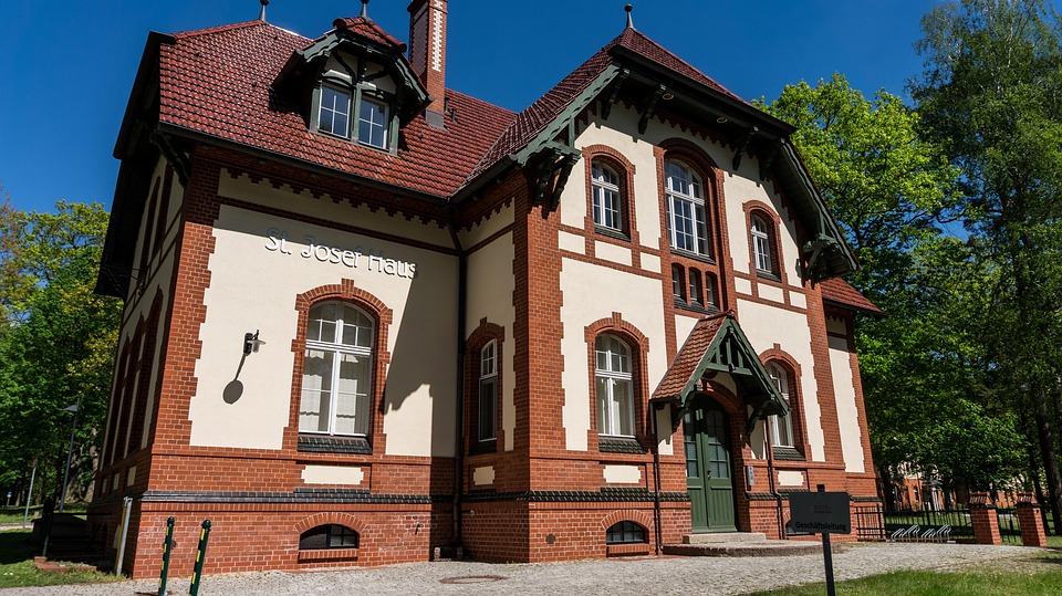 Retire in Style: Single-Level Living in [Desirable Area]